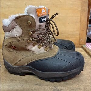 Ozark Trail Thinsulate Insulate Woman’s Hiking Boots Size 9 Water‎Proof